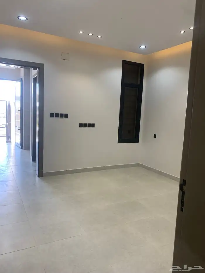 للبيع شقق ارضي بحوش مدخل سياره من 520 با الخميس 5