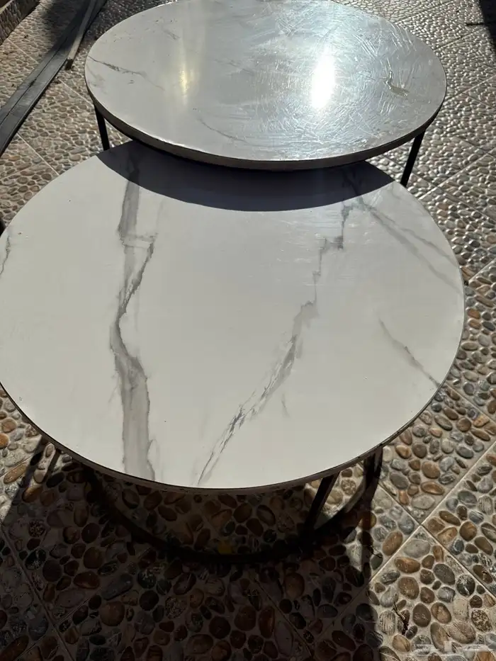 طاوله ضيافه. دائري. 2 داخل بعض وينفصل عن بعض 1