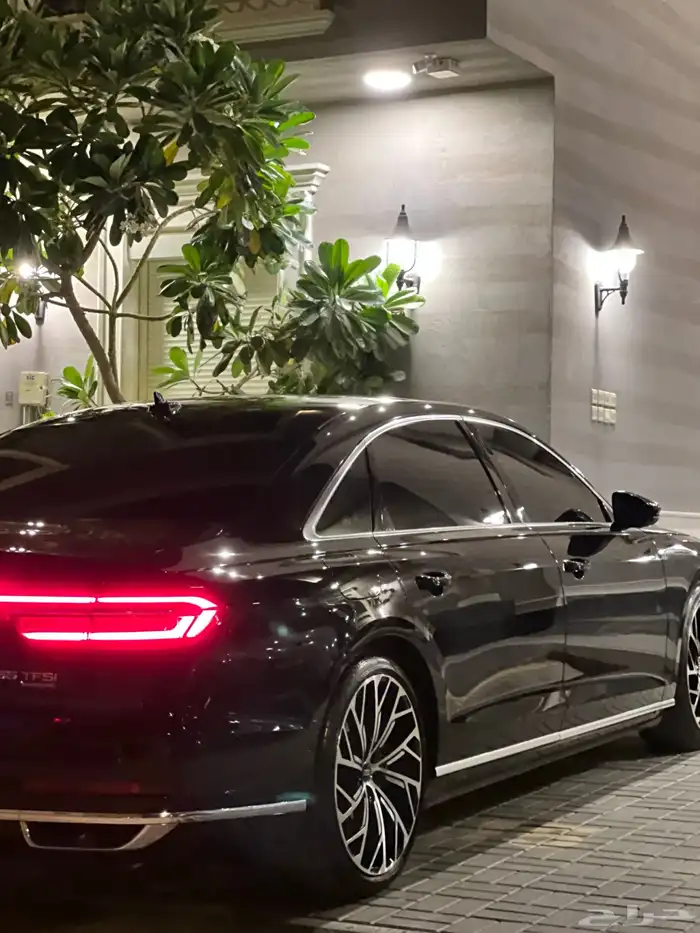 اودي A8L عداد قليل 2020 4