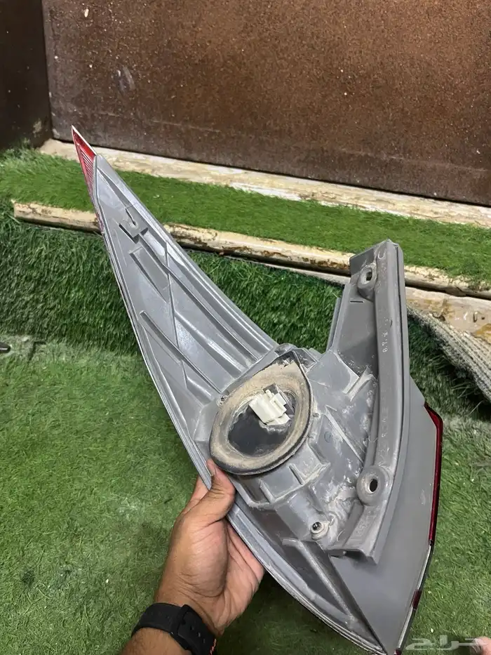 اسطب ركن يمين بريفيا 2006 إلى 2010 اصلي 5