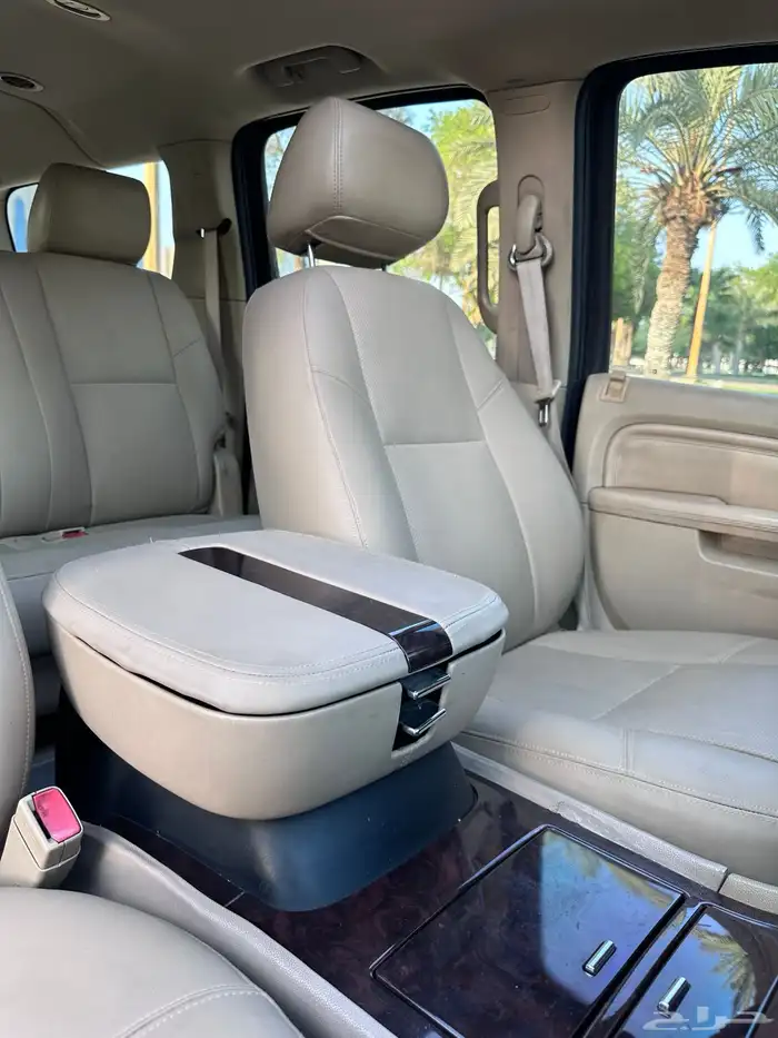 كاديلاك اسكاليد 2011 فل كامل الجميح 30