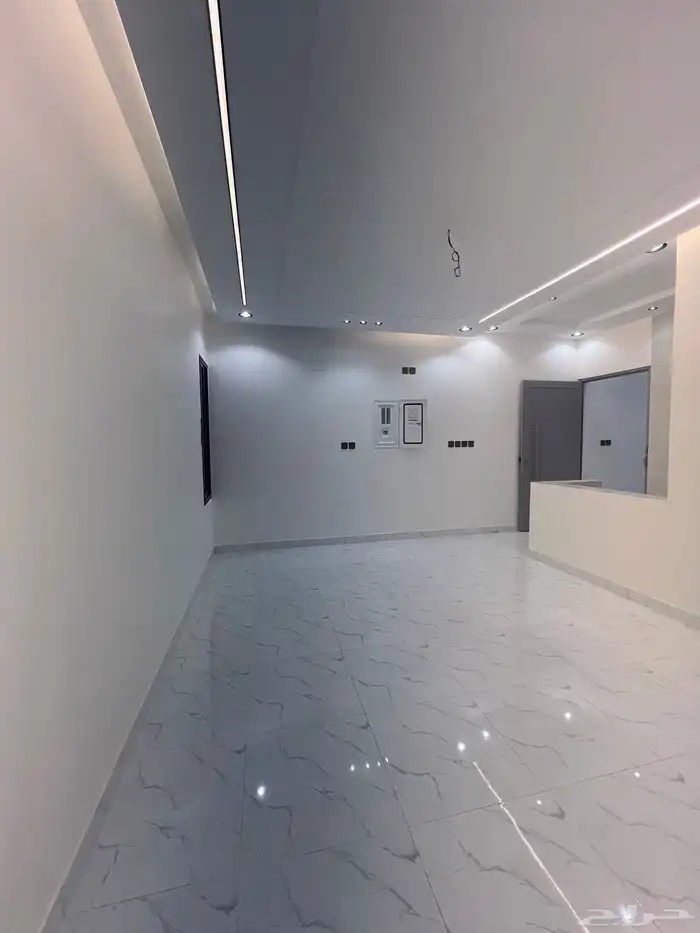 للبيع روف علوي فاخر موقع مميز شمال الخميس 13