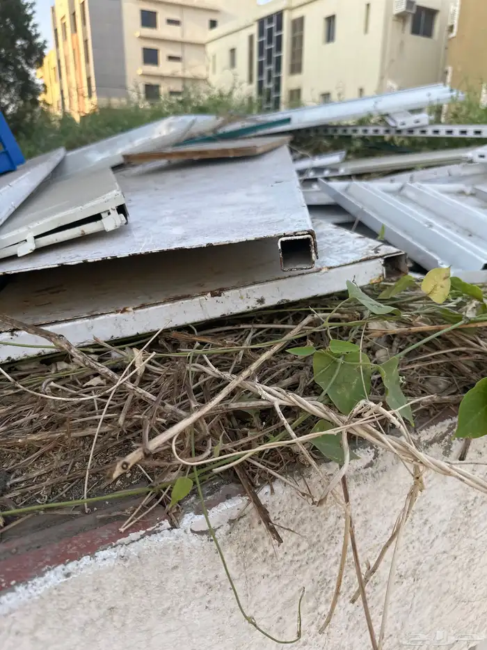 رفوف واستنادات تموينات مشكلة 4