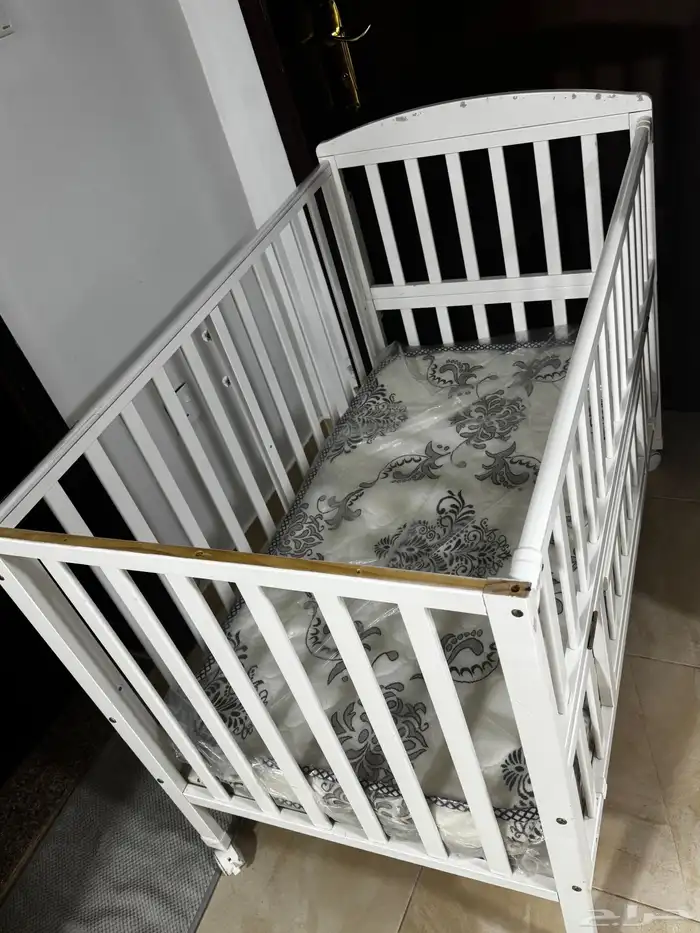 سرير اطفال 0