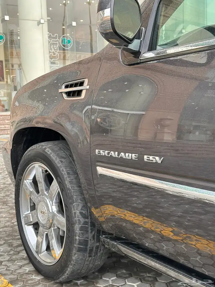 كاديلاك اسكاليد 2011 فل كامل الجميح 19