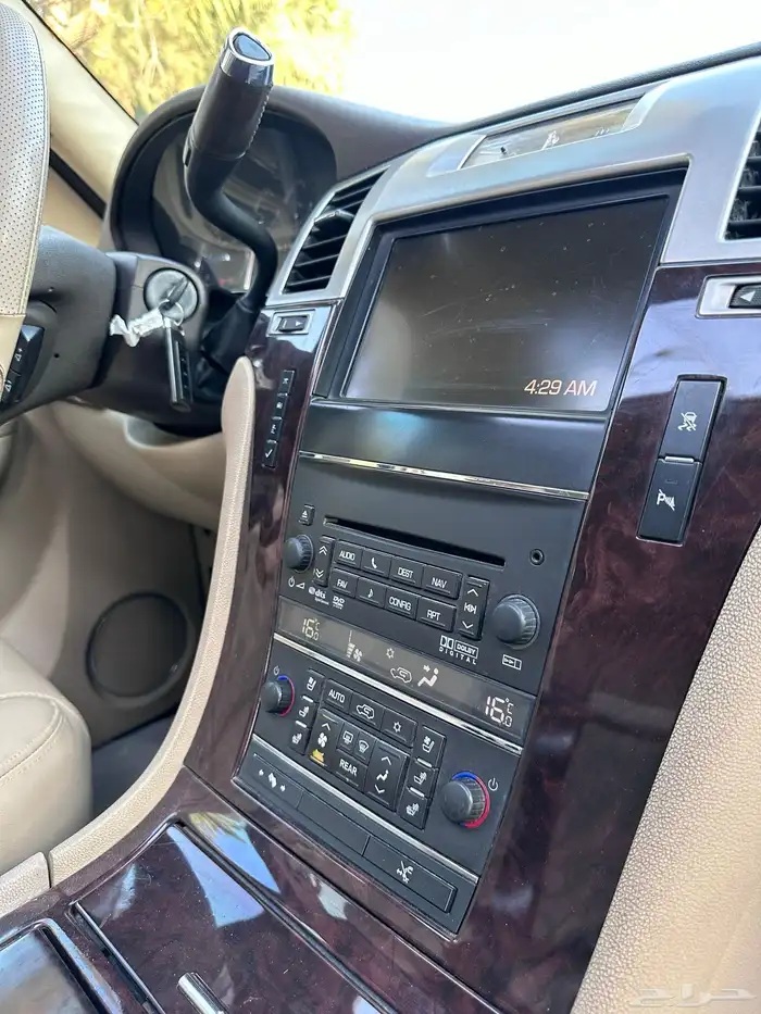 كاديلاك اسكاليد 2011 فل كامل الجميح 34