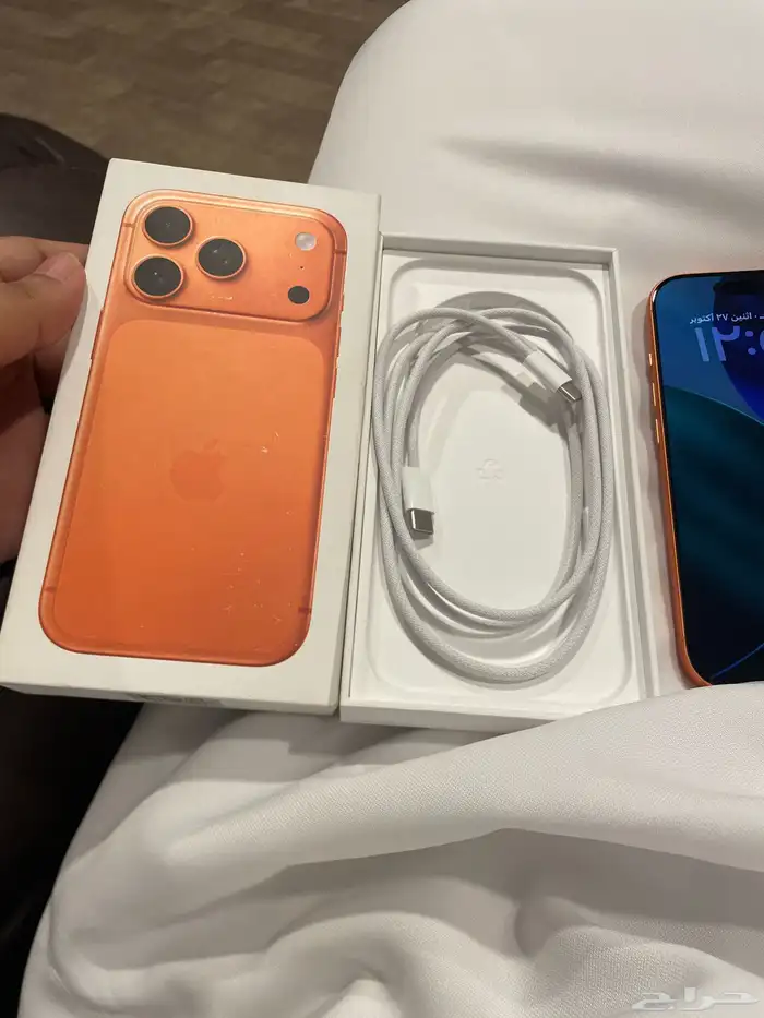 جوال ايفون 17 برو برتقالي 6