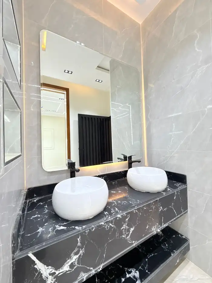 للبيع شقق ارضيه وعلويه بحي الموسي وسط الخدمات وحديقه 6