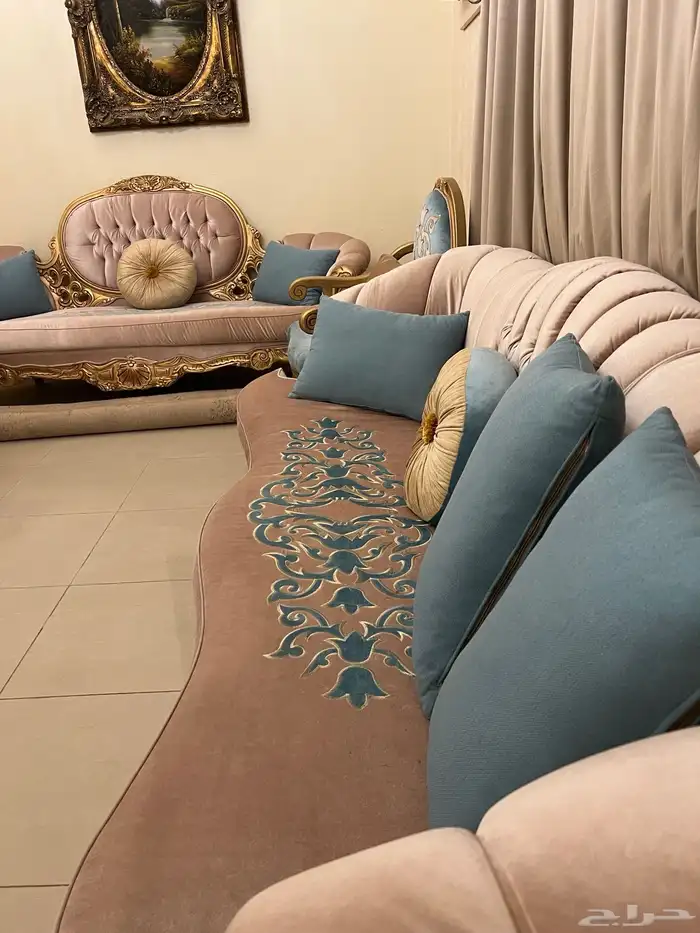 كنب للبيع نظيف وجميع مخادة معه 0