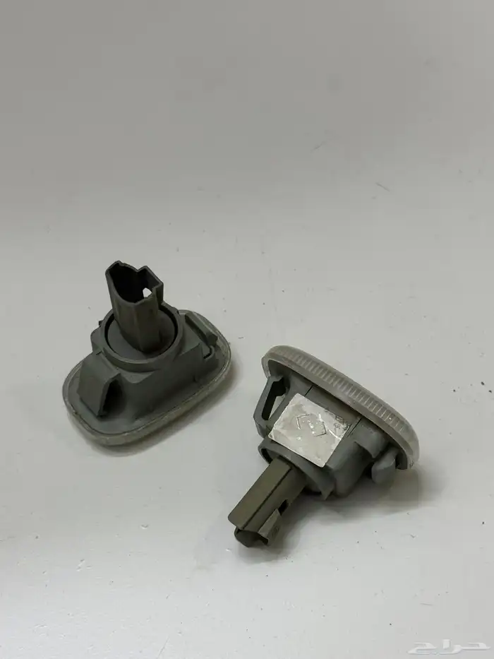 طقم لمبات اشارات جانبيه كامري 2003-2006 وكاله 1