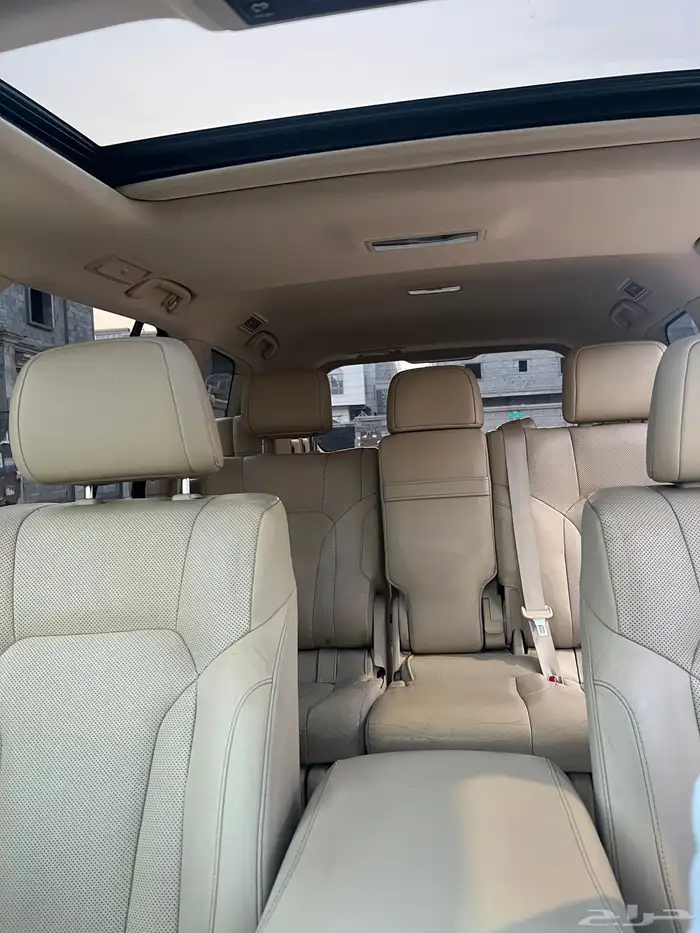 جيب لكزس اسود 2016 LX570 نادر و نظيف جدا  وممشى قليل 8