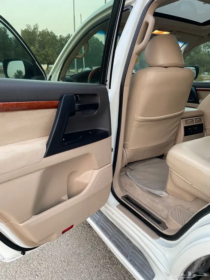 لاندكروزر 2014 GXR 30