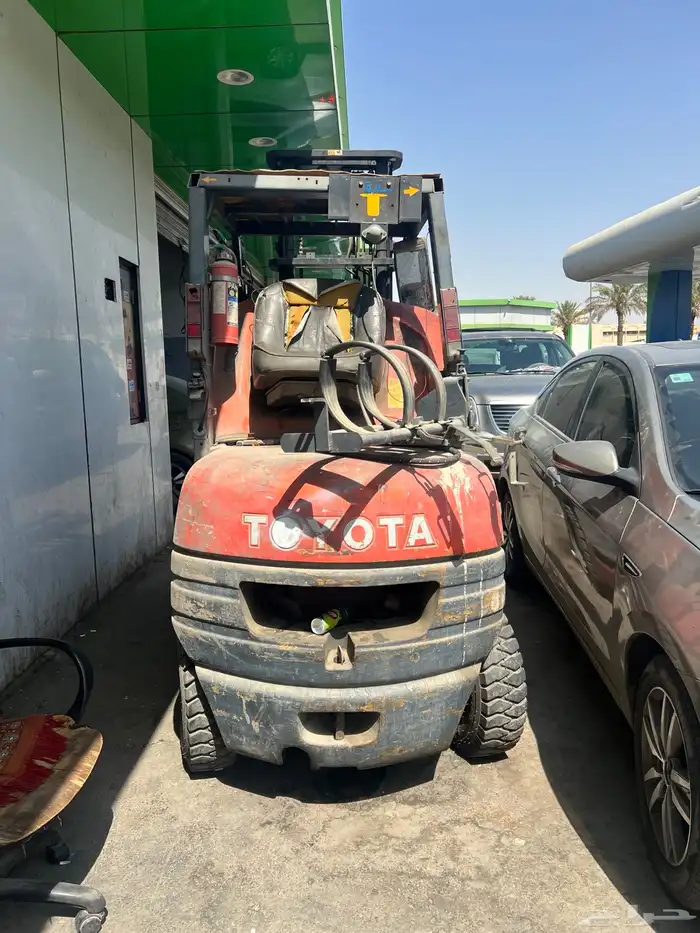 للبيع رافعه شوكيه 3 طن بانزين 5