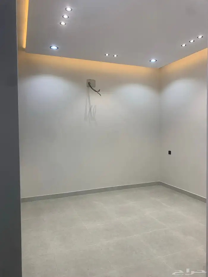 للبيع شقق ارضي بحوش مدخل سياره من 520 با الخميس 21