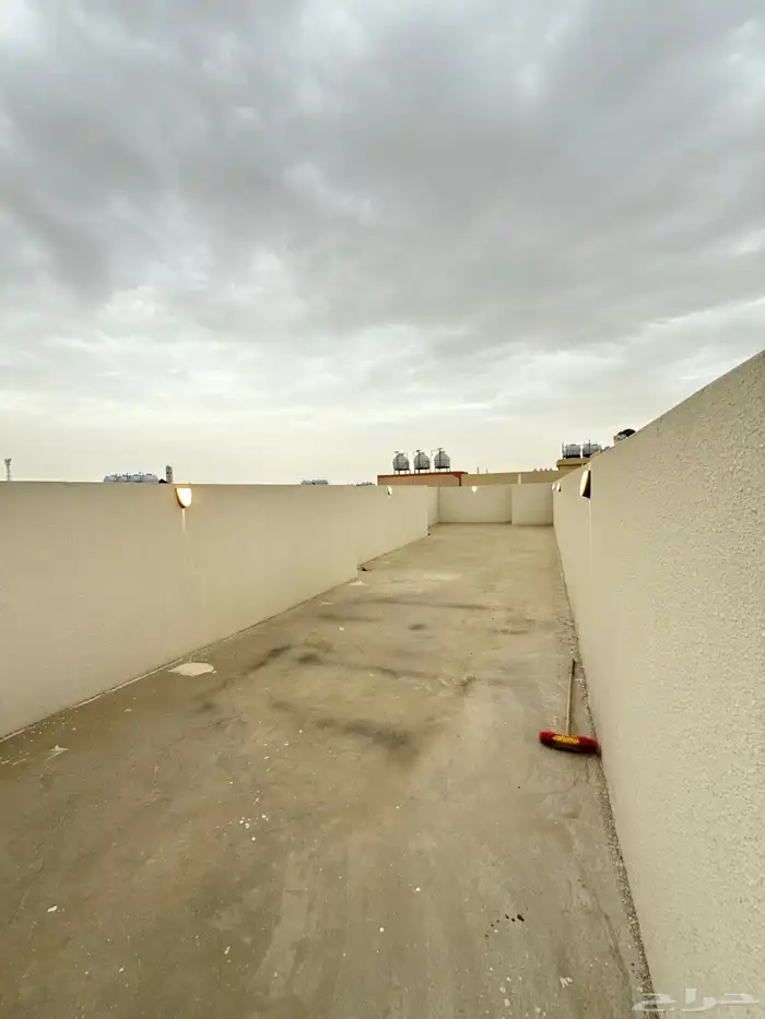 للبيع شقق ارضيه وعلويه بحي الموسي وسط الخدمات وحديقه 43