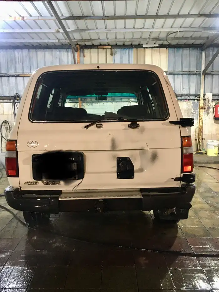 جيب تايوتا صالون 4