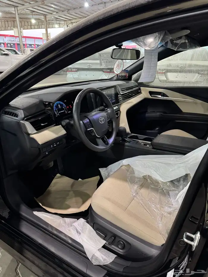 تويوتا كامري E بنزين 2025 8