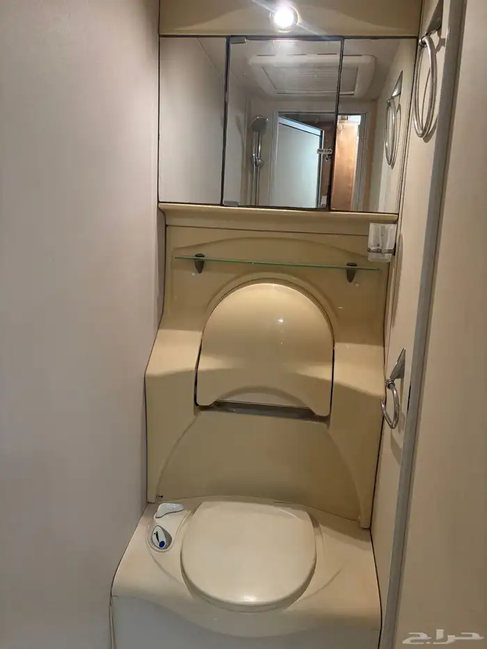 كرفان اوربي موديل 2008 متوفر فيه جميع المواصفات الطول 7 50 3