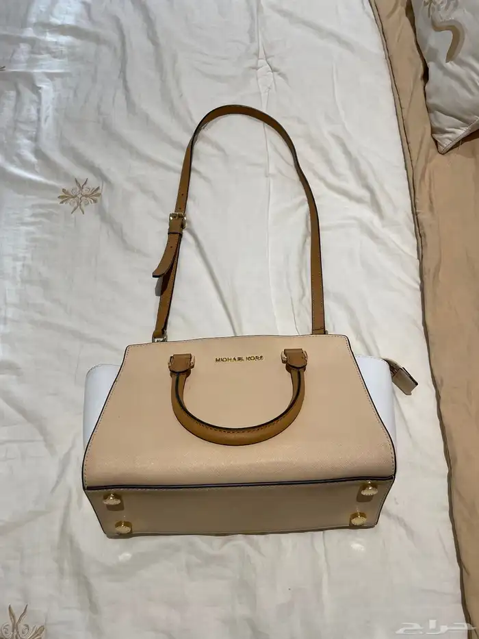 Michale korse purse for sale 500 sar 0