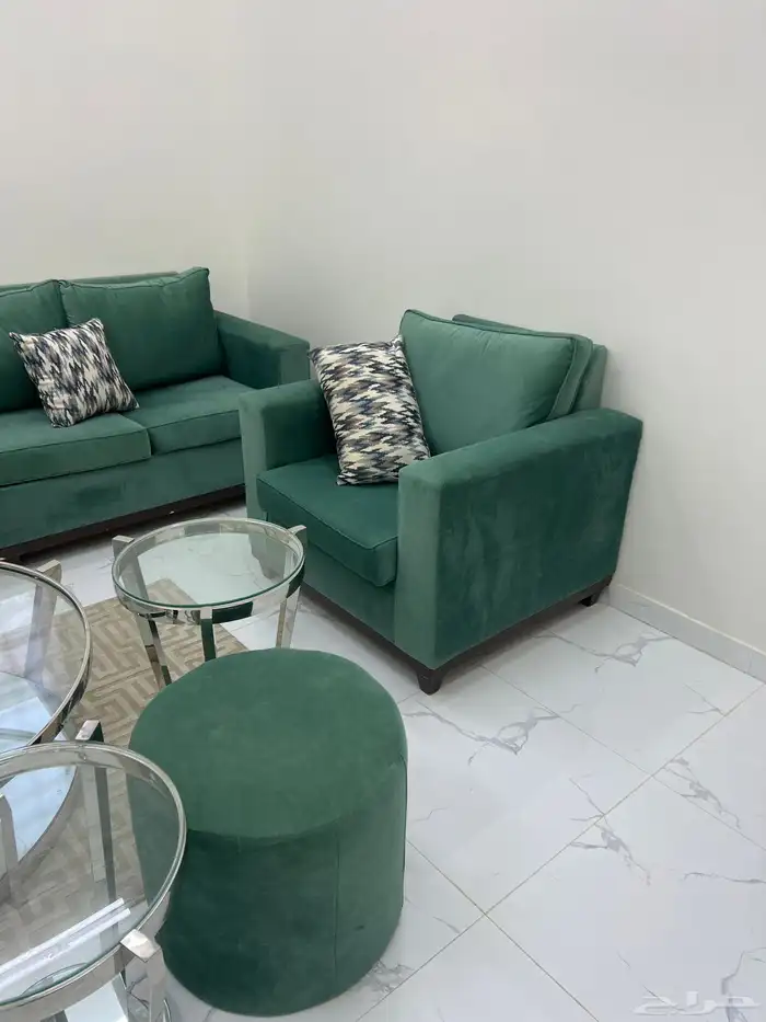 كنب وطاولة وفرشة ارضيه 2