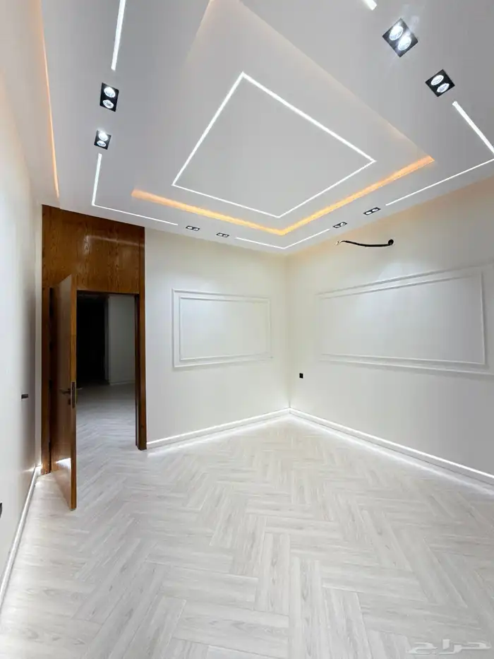 للبيع شقق ارضيه وعلويه بحي الموسي وسط الخدمات وحديقه 8