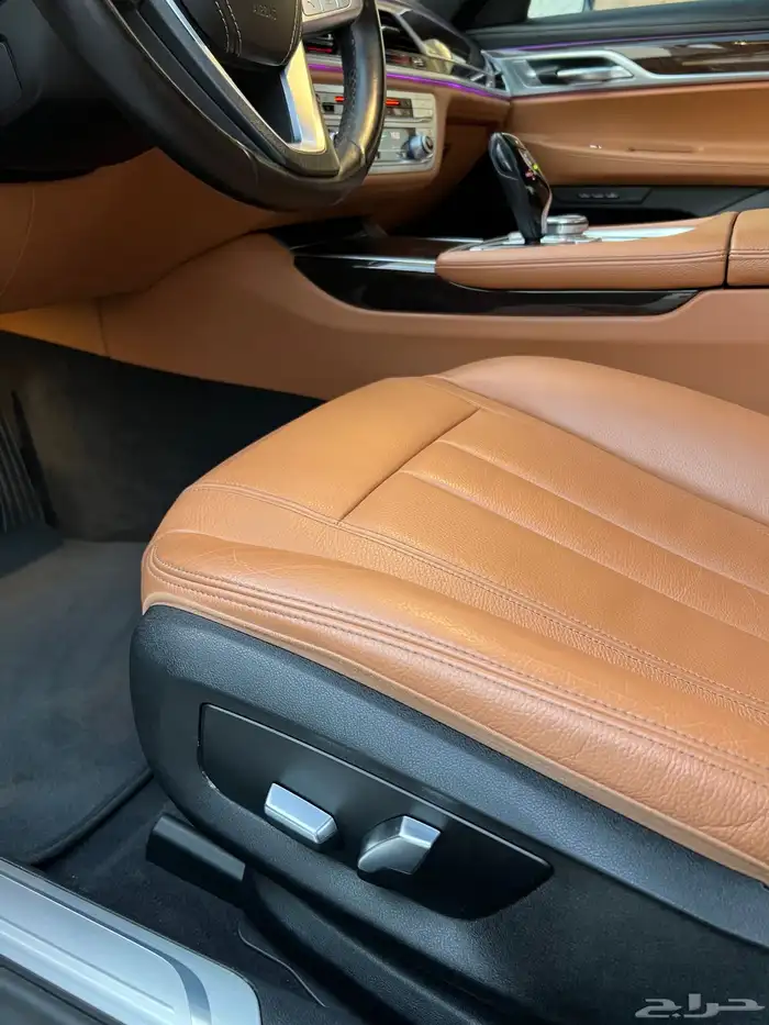 للبيع بي ام دبليو 2021 - 730 li بحالة الجديده 39