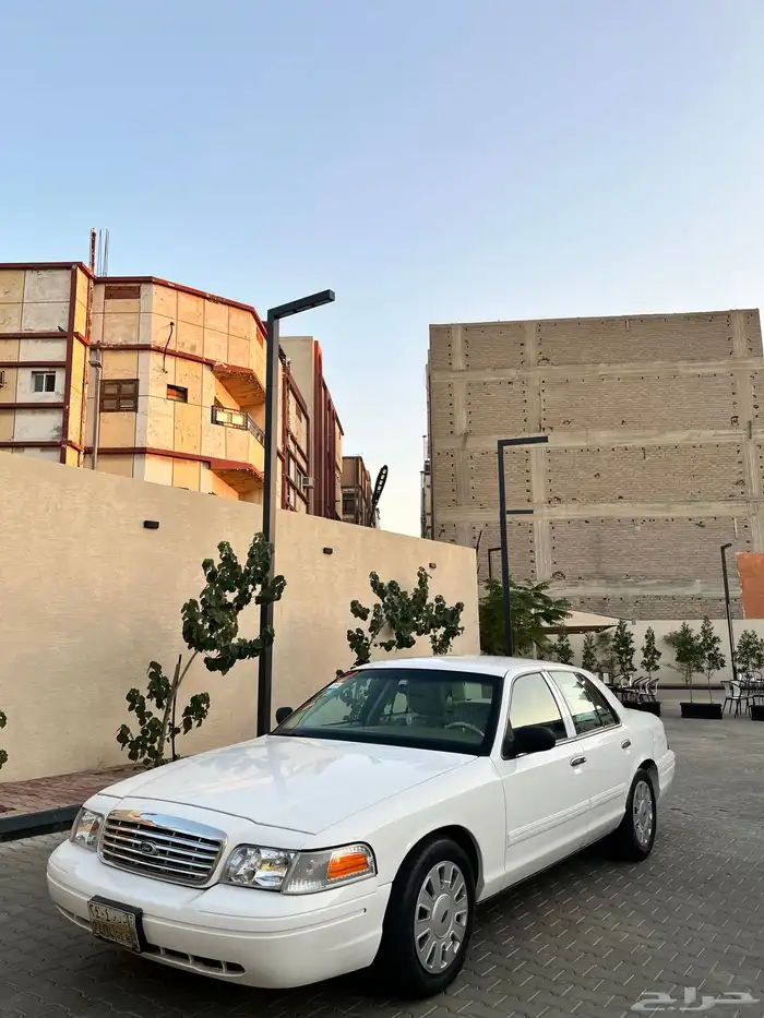 فورد فكتوريا 4