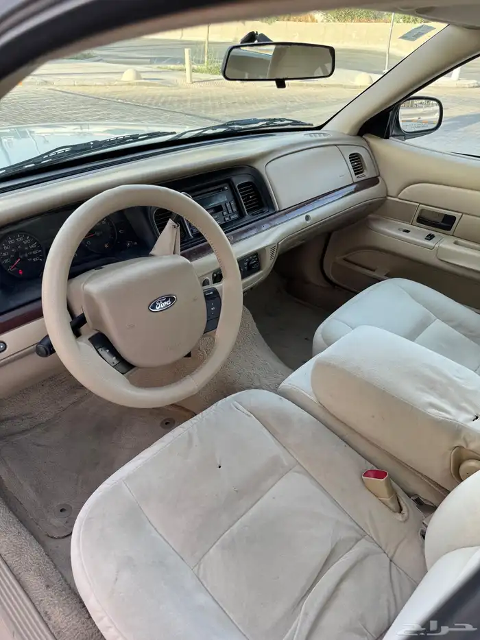 فورد كراون فكتوريا 39