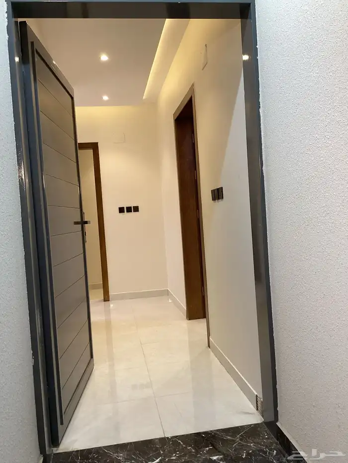 شقة أرضي فاخرة بتصميم راقي العزيزية  أحد رفيدة 5
