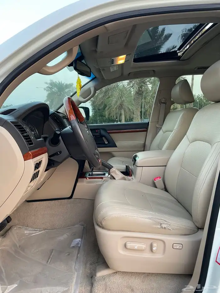 لاندكروزر 2014 GXR 37