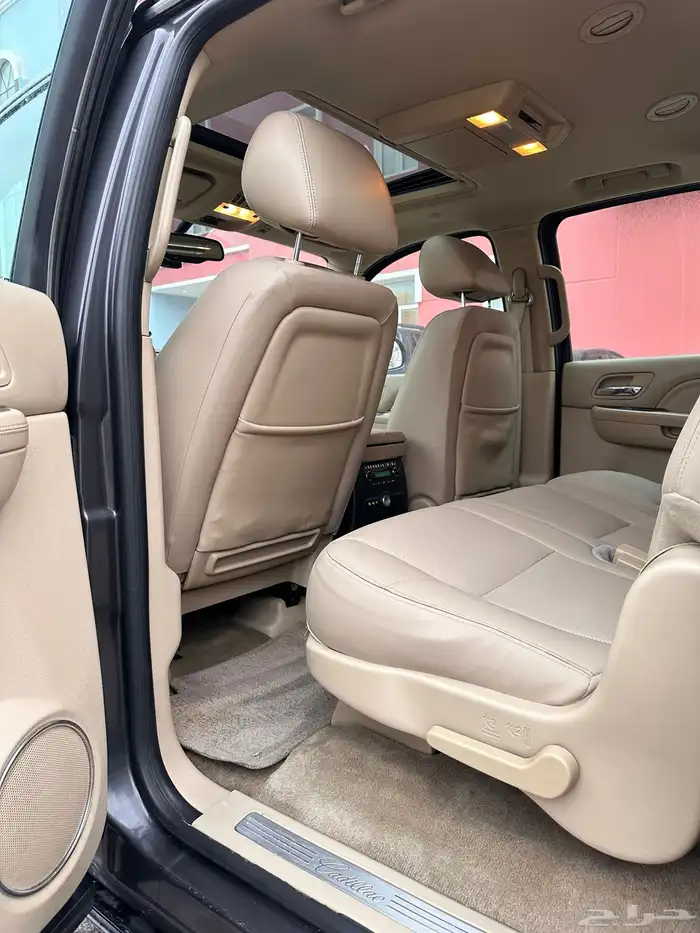 كاديلاك اسكاليد 2011 فل كامل الجميح 56