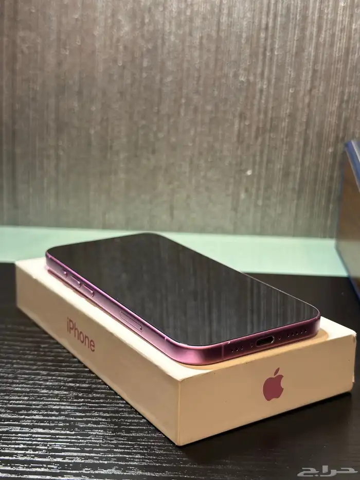 ايفون 16 وردي  256 GB 1