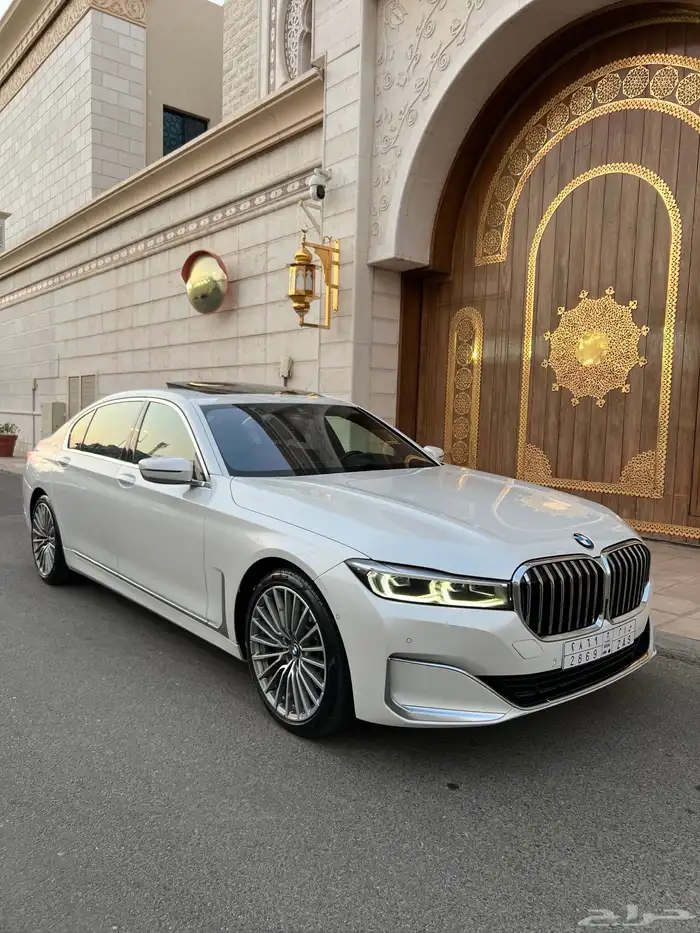 للبيع بي ام دبليو 2021 - 730 li بحالة الجديده 18