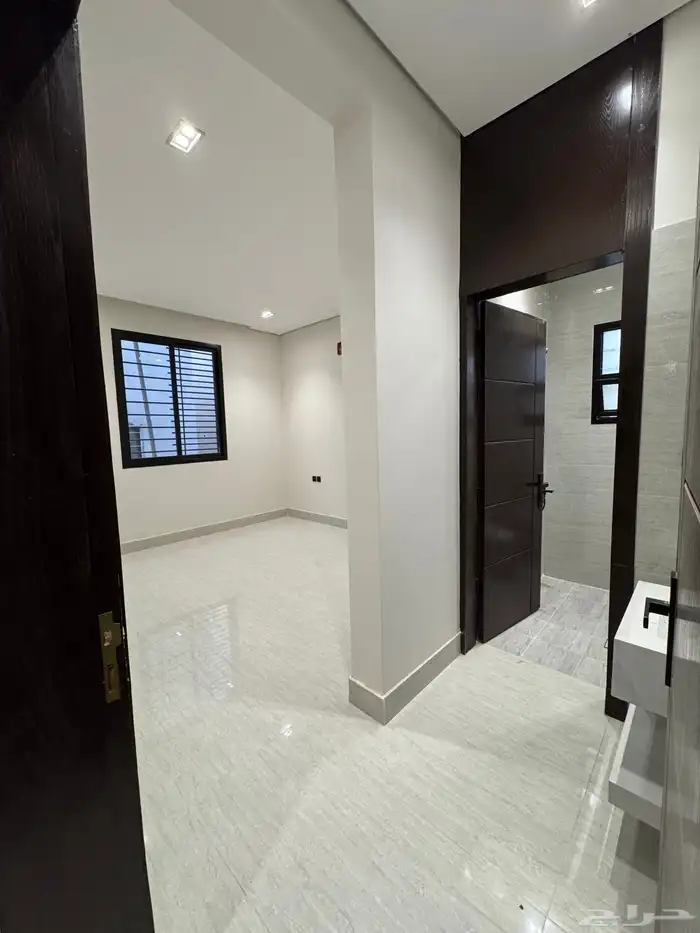 للبيع دور أول في حي الجنادرية -مخطط المعالي- 3