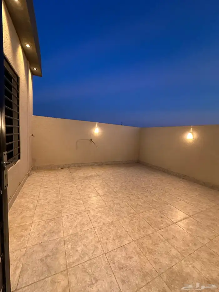 للبيع روف علوي بسعر مناسب خميس مشيط 22