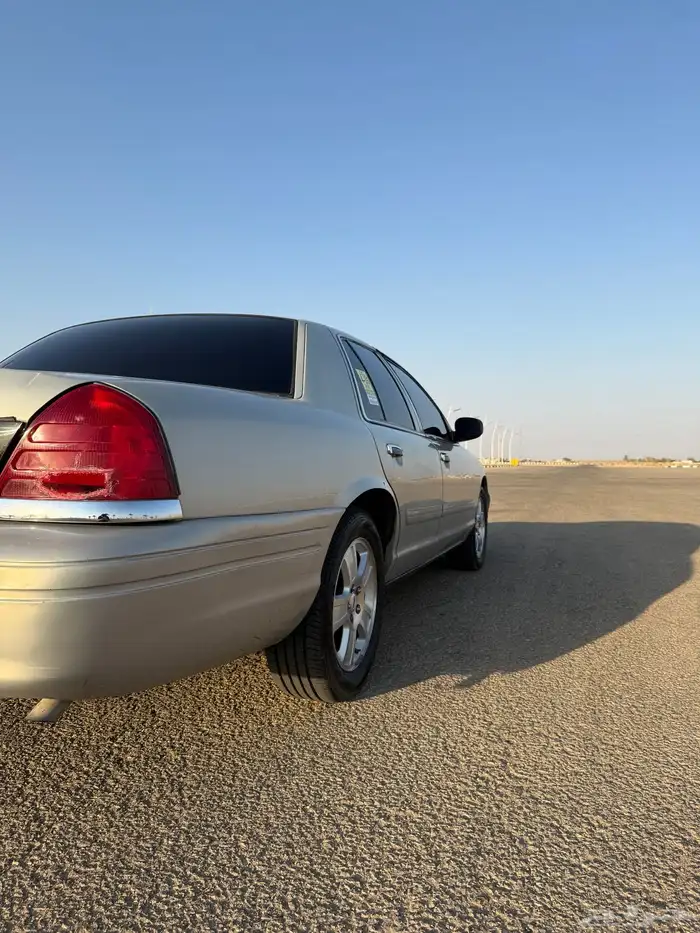 فورد كراون فكتوريا 2012 مدني 10