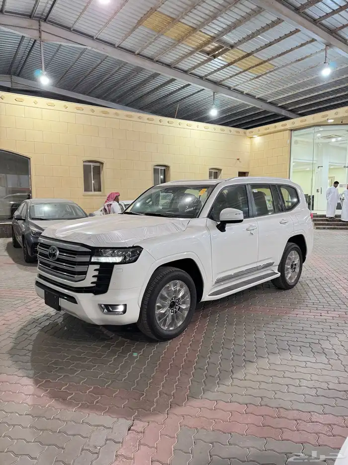 تويوتا لاندكروزر GXR4 بنزين 2025 0