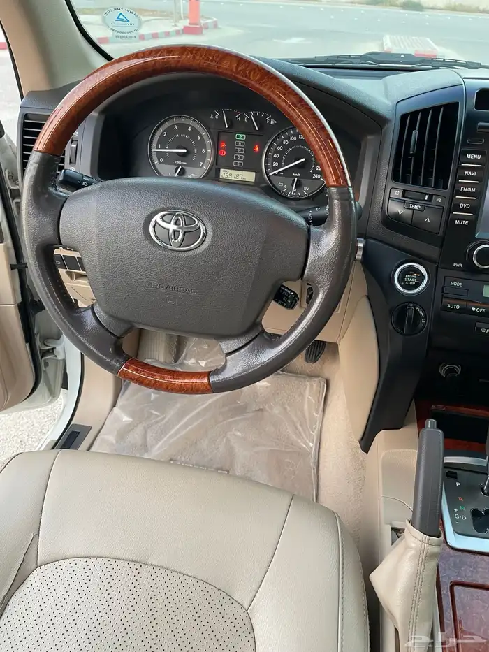 لاندكروزر 2014 GXR 28