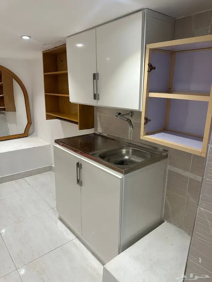 غرفة على الشارع ايجار 500 ريال الشهر 2