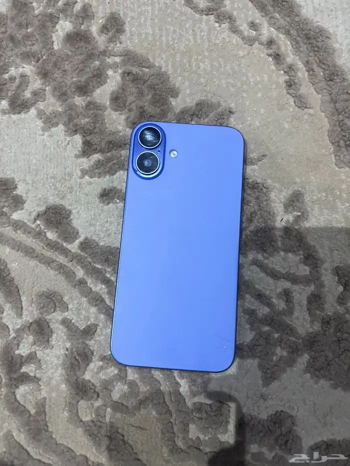 مجسم يشبه ايفون16 ازرق بس ما يشتغل بس كذا زينه 1