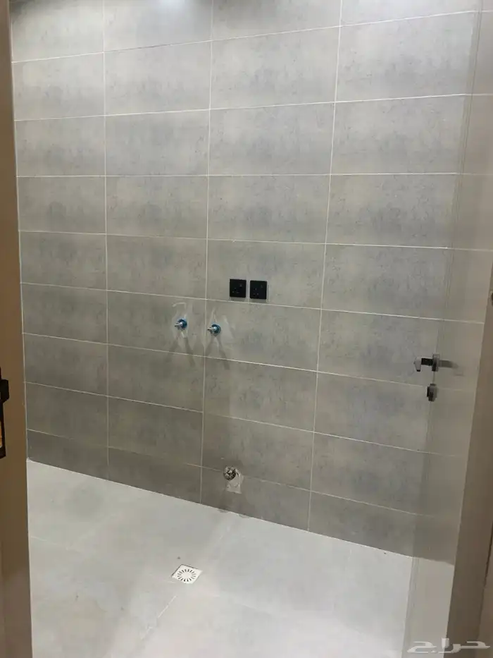 للبيع شقق ارضي بحوش مدخل سياره من 520 با الخميس 16