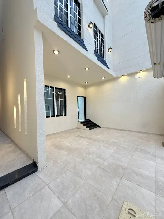 للبيع شقق ارضيه وعلويه بحي الموسي وسط الخدمات وحديقه 2