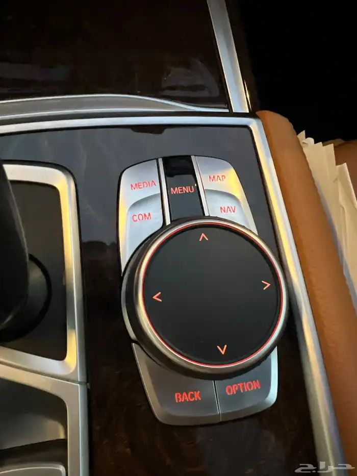 للبيع بي ام دبليو 2021 - 730 li بحالة الجديده 75