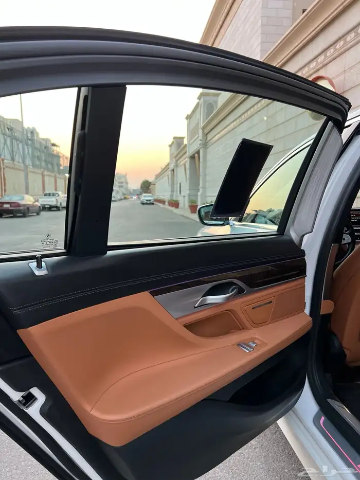 للبيع بي ام دبليو 2021 - 730 li بحالة الجديده 62