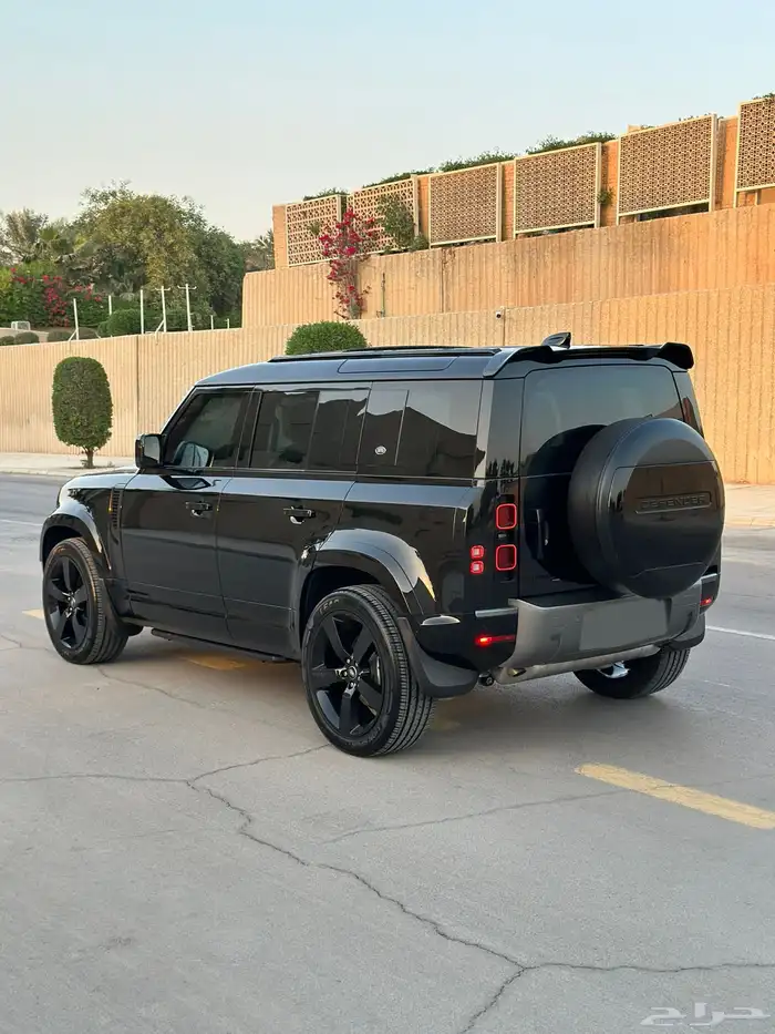 ديفندر 6 سلندر 2022 تحت الضمان HSE ( تم البيع ) 10