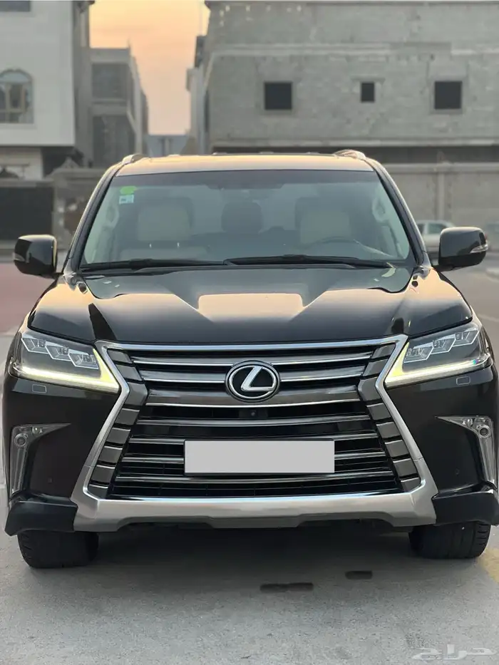جيب لكزس اسود 2016 LX570 نادر و نظيف جدا  وممشى قليل 6