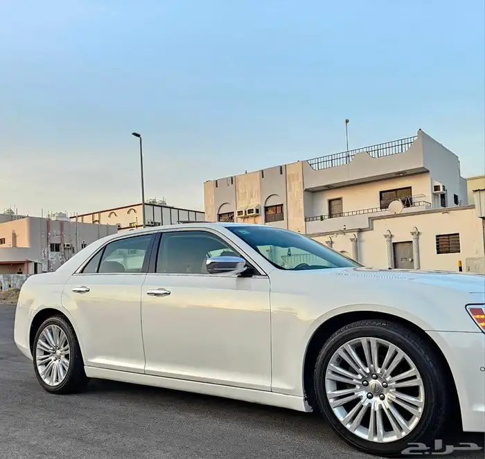 كرايزلر C300 موديل 2014 فل كامل 6 سلندر 4