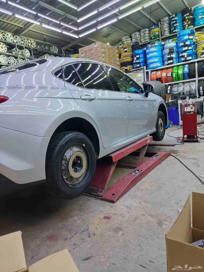 جنوط كامري سوح موديل 2025 اصلي بلد مع الطيس والصواميل 8