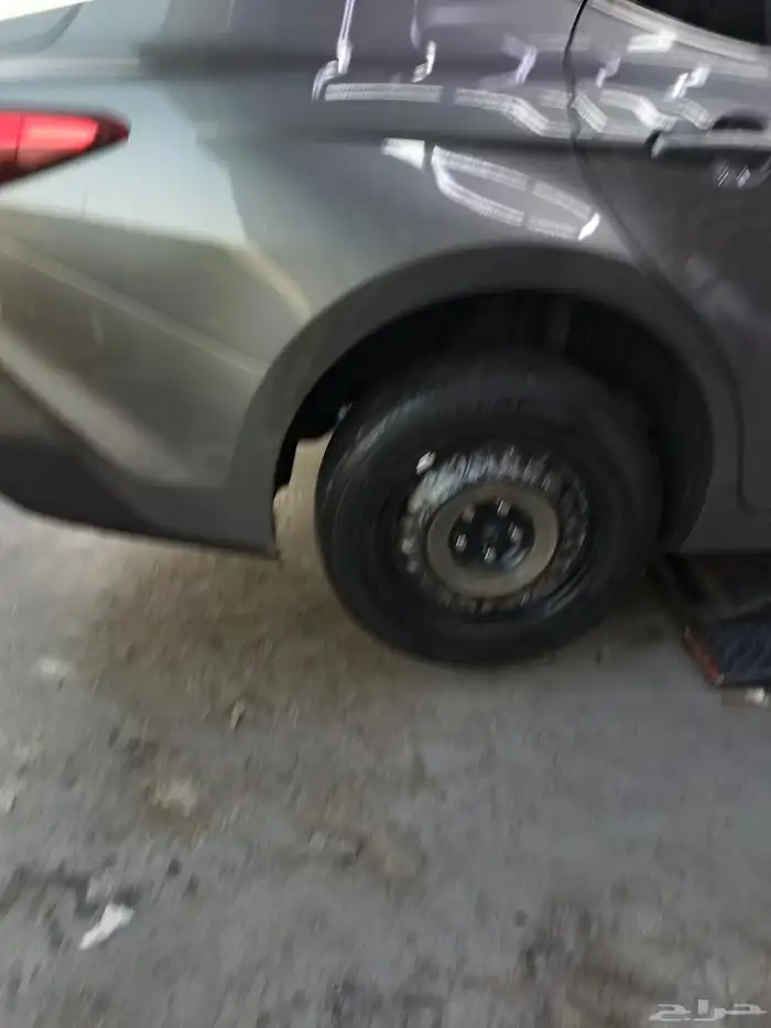 جنوط كامري سوح موديل 2025 اصلي بلد مع الطيس والصواميل 3