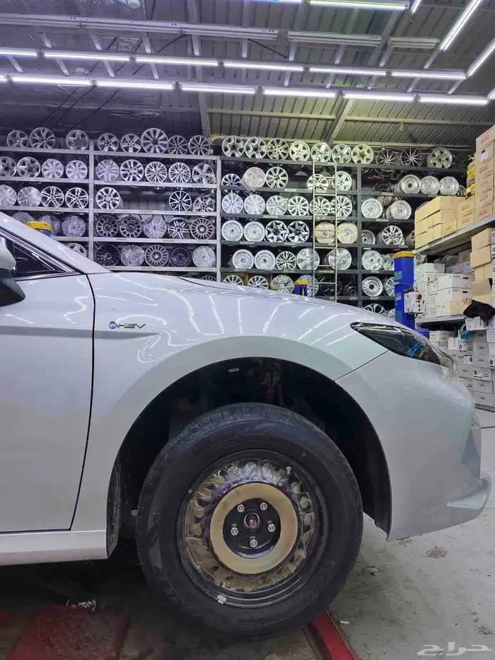 جنوط كامري سوح موديل 2025 اصلي بلد مع الطيس والصواميل 6